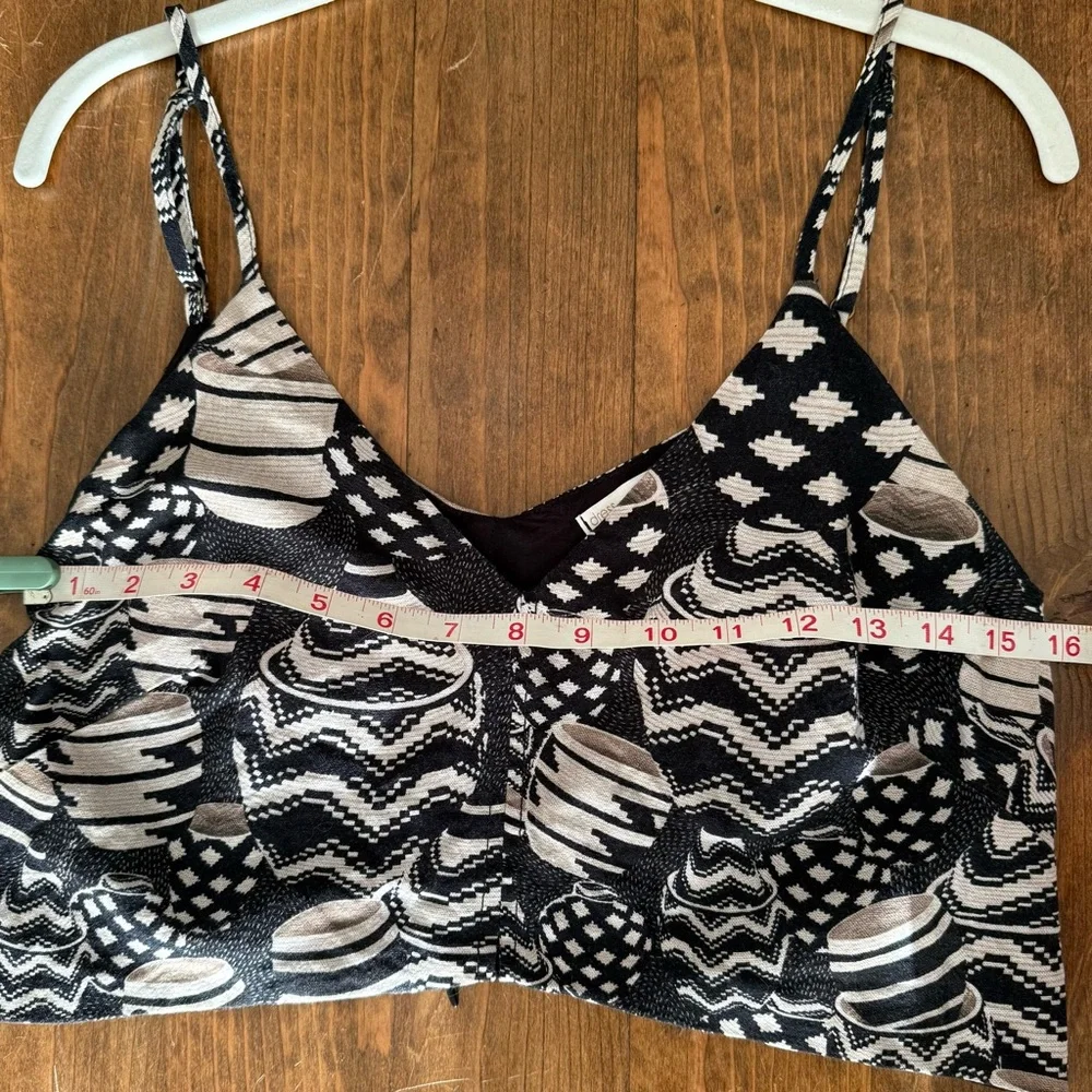 Black and Beige Patterned Crop Top - Picture 5 of 6